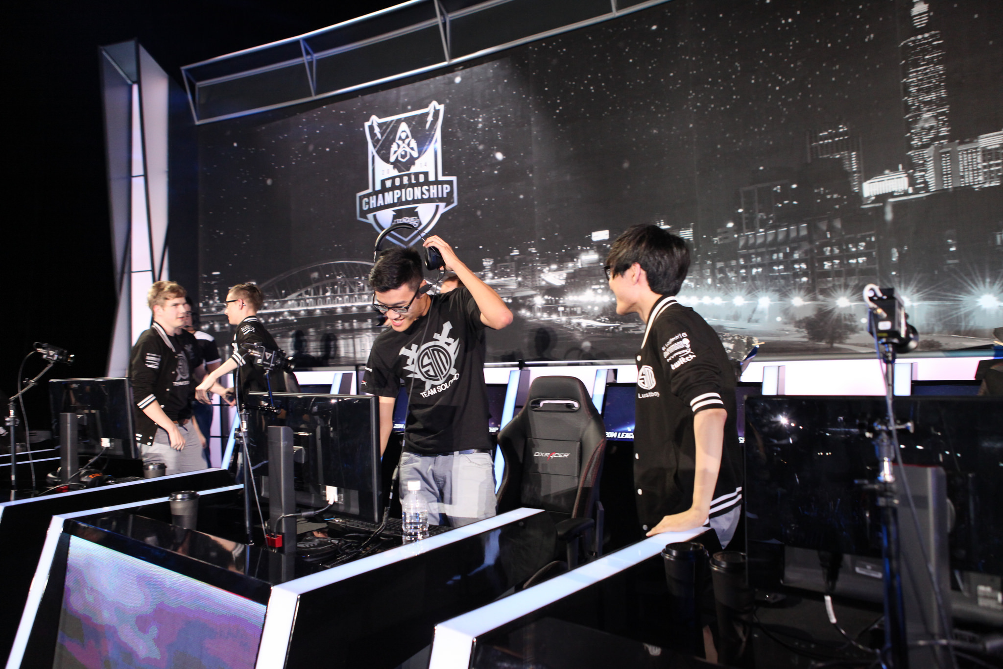 王者榮耀服務(wù)器故障致玩家信譽(yù)分被系統(tǒng)誤判違規(guī)扣除，補(bǔ)償方案爭(zhēng)議引發(fā)玩家集體不滿(mǎn)